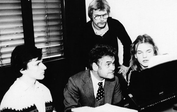 Bei Unterricht an der Musikhochschule Köln (1979). V. L. N. r.: Armin Klaes, Jürg Baur, Arthur Hintz und Stefan Wulfert